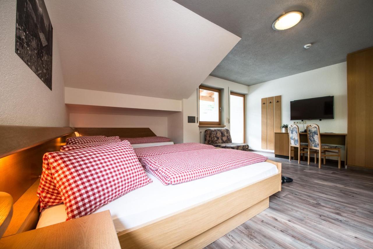 Hotel Sonja Cadipietra Extérieur photo